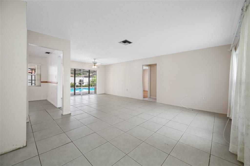 En Venta: $499,000 (3 camas, 3 baños, 1694 Pies cuadrados)