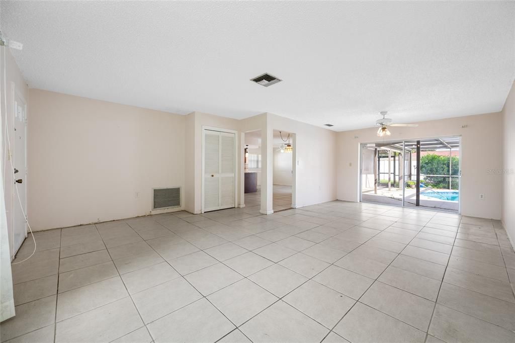 En Venta: $499,000 (3 camas, 3 baños, 1694 Pies cuadrados)