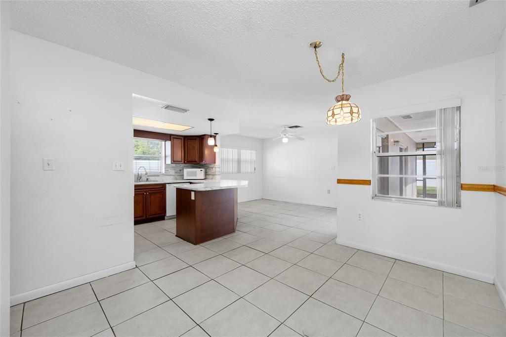 En Venta: $499,000 (3 camas, 3 baños, 1694 Pies cuadrados)
