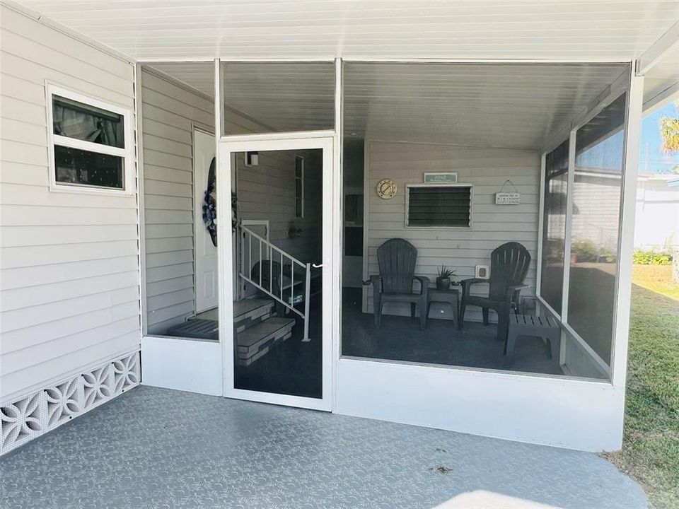 На продажу: $159,900 (2 спален, 2 ванн, 1068 Квадратных фут)