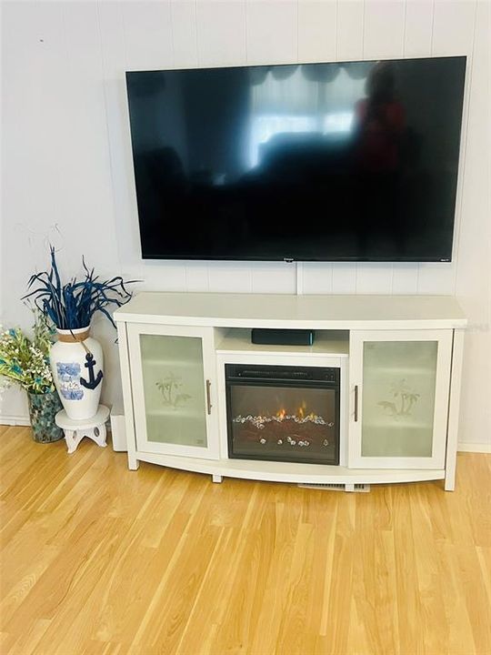 На продажу: $159,900 (2 спален, 2 ванн, 1068 Квадратных фут)