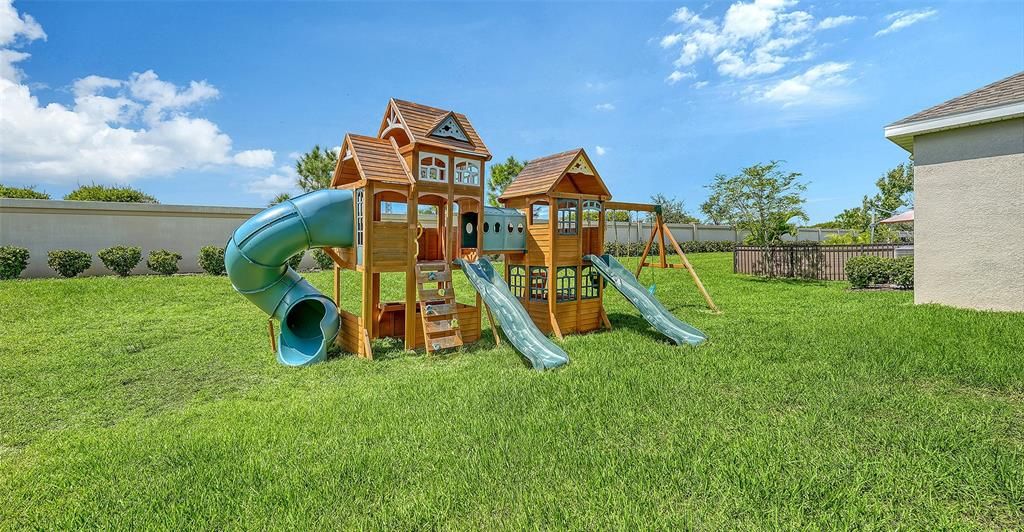 For Sale: $499,000 (4 beds, 3 baths, 2549 Square Feet)