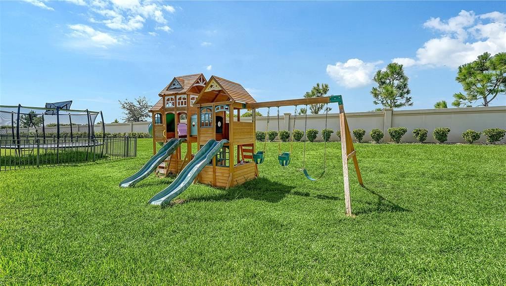 For Sale: $499,000 (4 beds, 3 baths, 2549 Square Feet)
