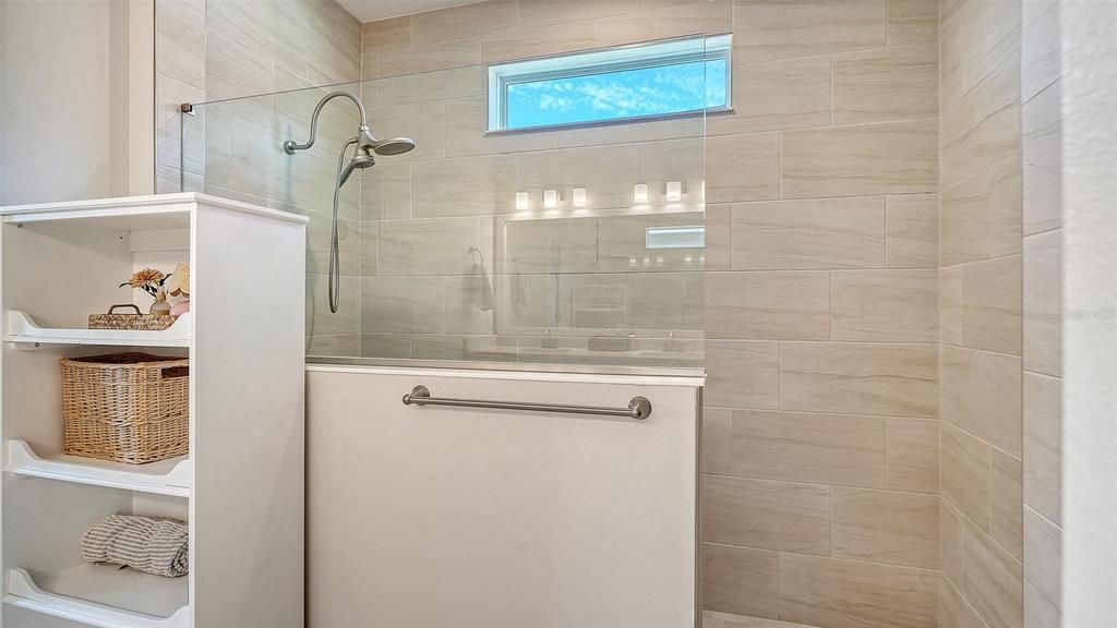 For Sale: $499,000 (4 beds, 3 baths, 2549 Square Feet)