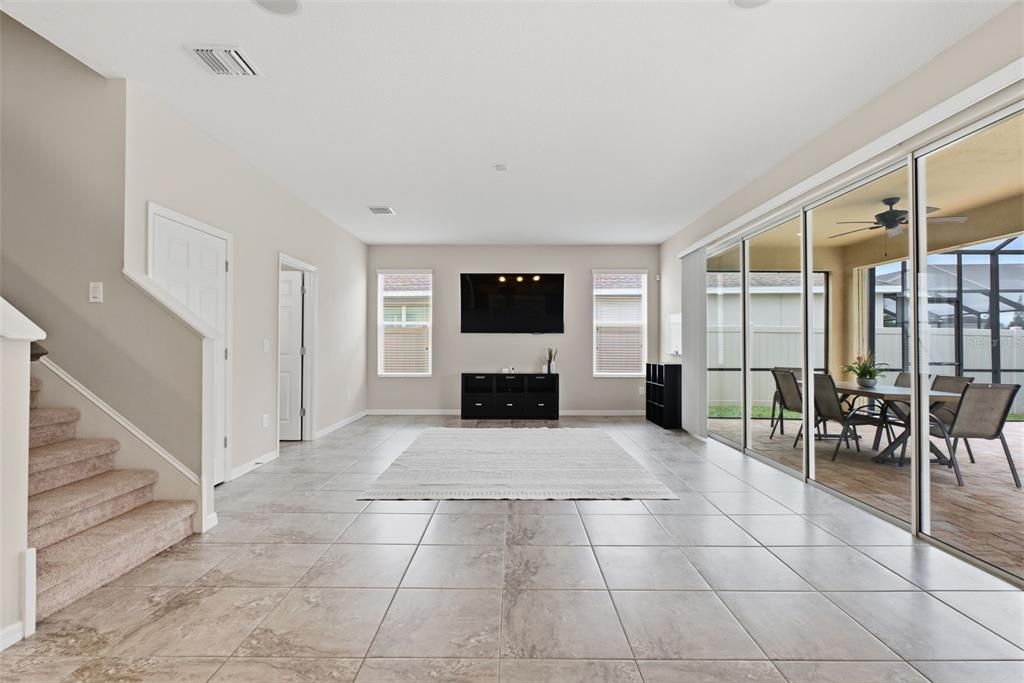 For Sale: $672,000 (5 beds, 4 baths, 3500 Square Feet)