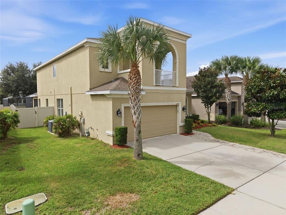 For Sale: $672,000 (5 beds, 4 baths, 3500 Square Feet)