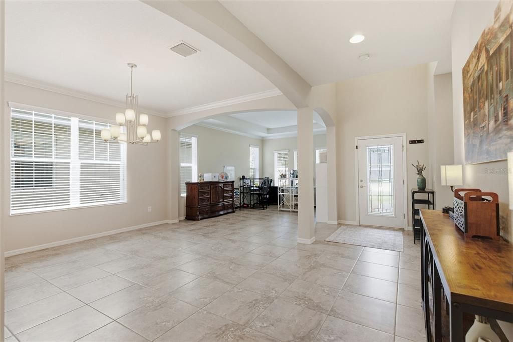 For Sale: $672,000 (5 beds, 4 baths, 3500 Square Feet)
