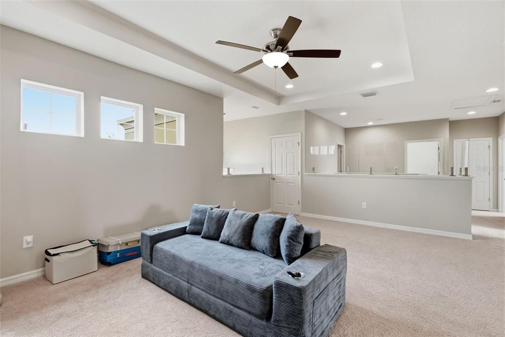 For Sale: $672,000 (5 beds, 4 baths, 3500 Square Feet)