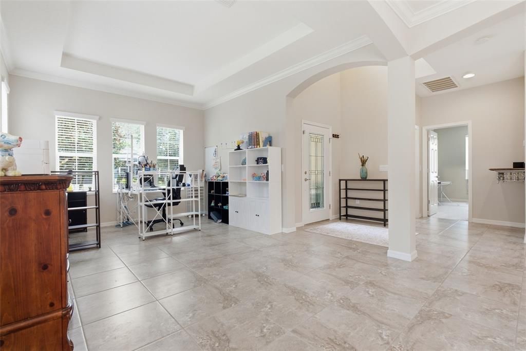 For Sale: $672,000 (5 beds, 4 baths, 3500 Square Feet)