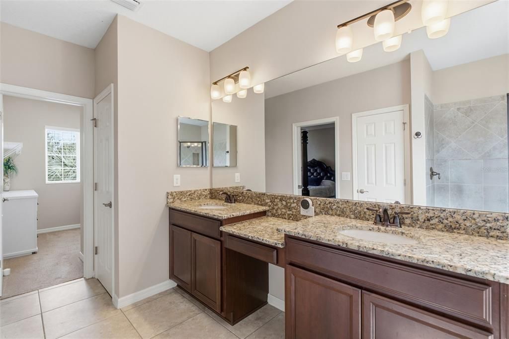 For Sale: $672,000 (5 beds, 4 baths, 3500 Square Feet)