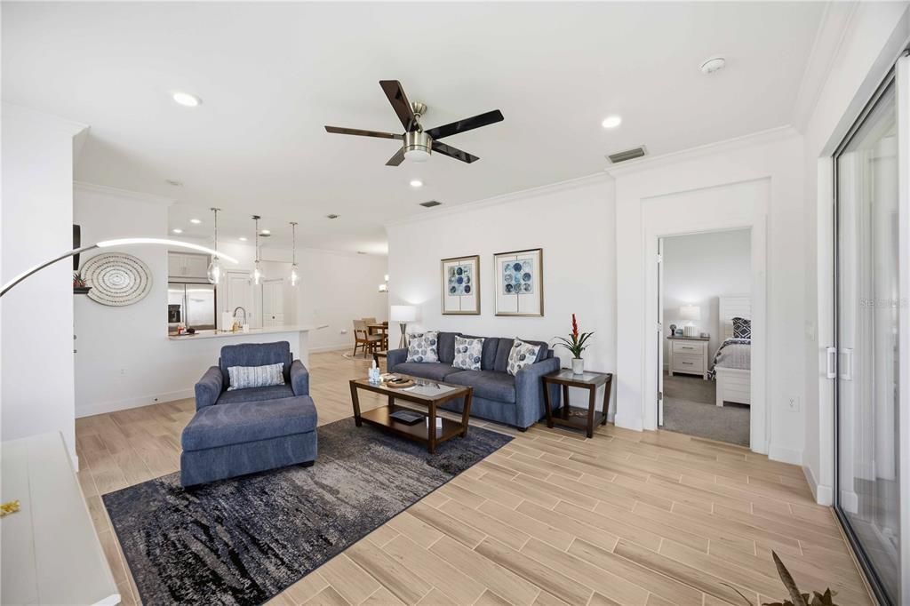 For Sale: $290,000 (2 beds, 2 baths, 1526 Square Feet)