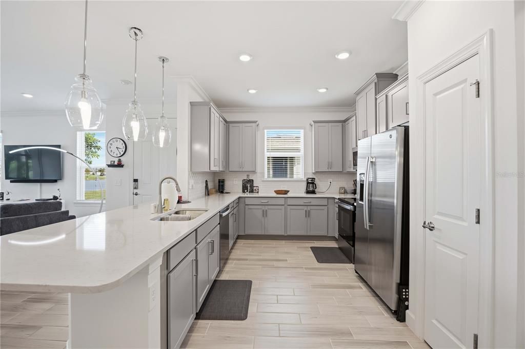For Sale: $290,000 (2 beds, 2 baths, 1526 Square Feet)