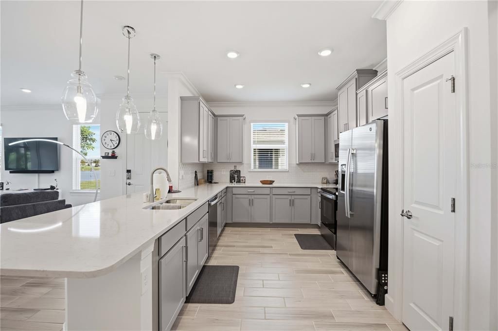 For Sale: $290,000 (2 beds, 2 baths, 1526 Square Feet)
