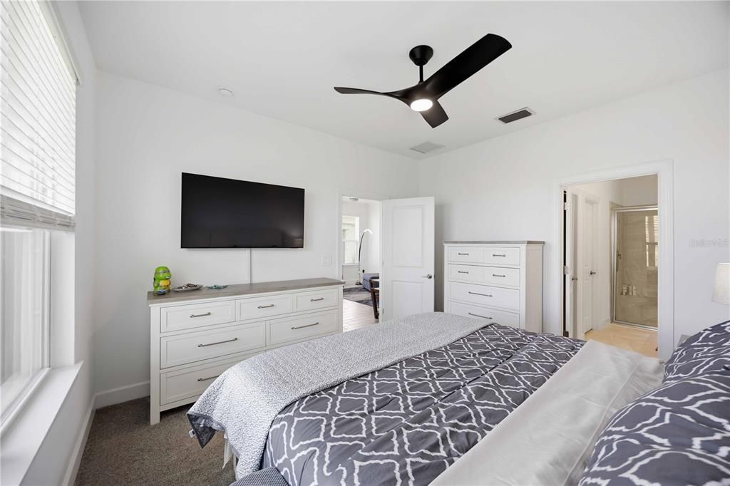 For Sale: $290,000 (2 beds, 2 baths, 1526 Square Feet)