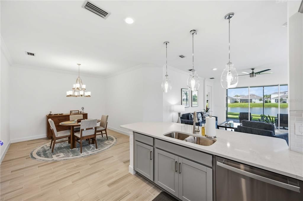 For Sale: $290,000 (2 beds, 2 baths, 1526 Square Feet)