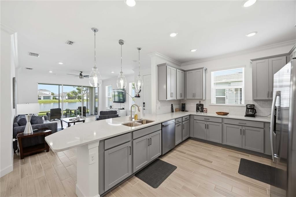 For Sale: $290,000 (2 beds, 2 baths, 1526 Square Feet)