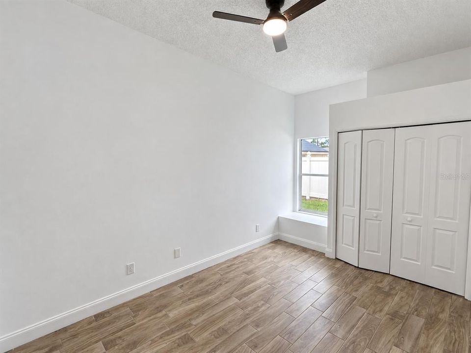 For Sale: $374,500 (4 beds, 2 baths, 1726 Square Feet)