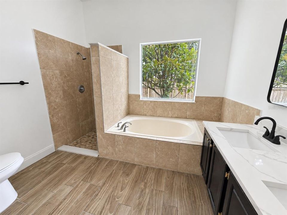 For Sale: $374,500 (4 beds, 2 baths, 1726 Square Feet)