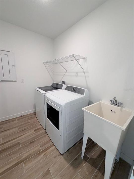 В аренду: $2,000 (3 спален, 2 ванн, 1684 Квадратных фут)