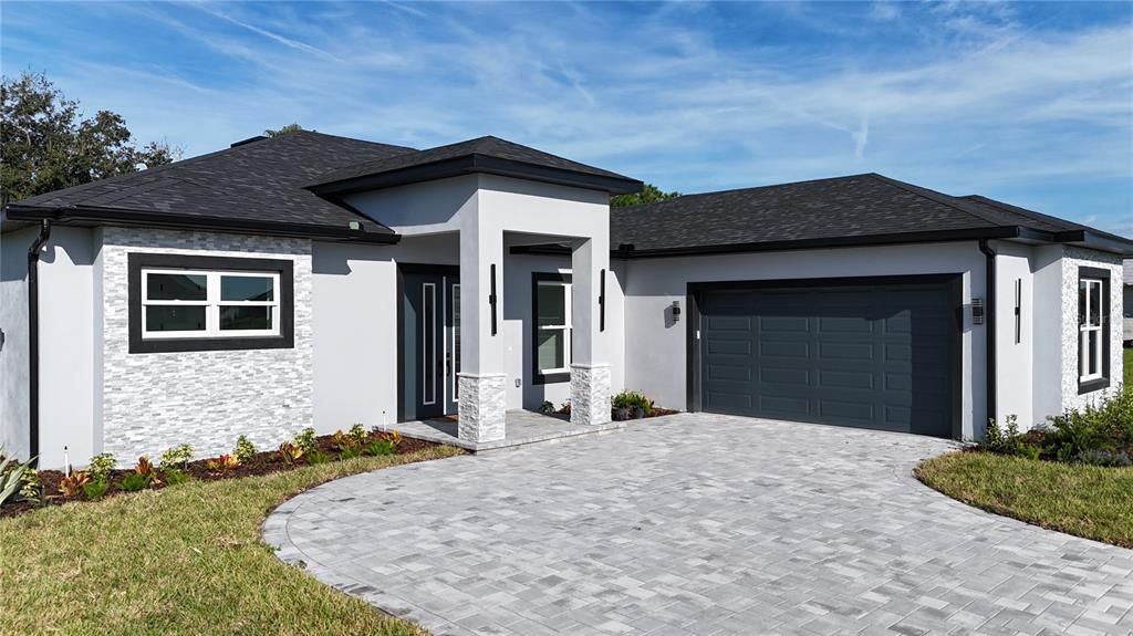 For Sale: $850,000 (5 beds, 3 baths, 2420 Square Feet)
