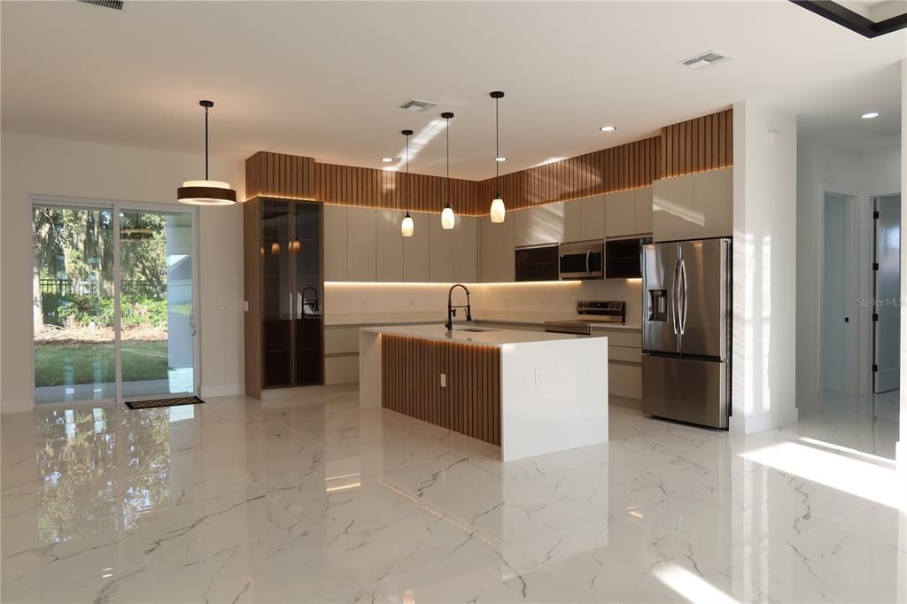 For Sale: $850,000 (5 beds, 3 baths, 2420 Square Feet)