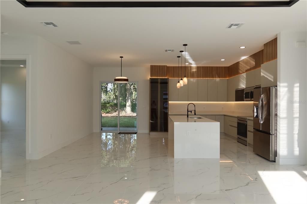 For Sale: $850,000 (5 beds, 3 baths, 2420 Square Feet)