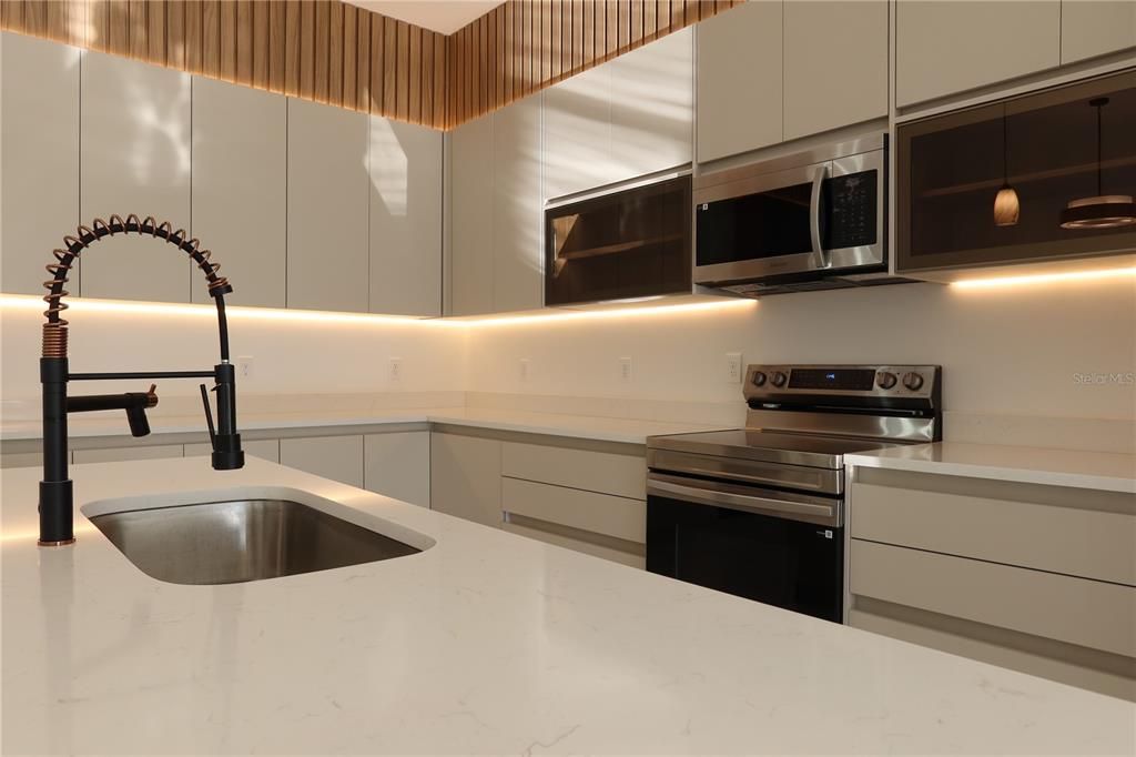 For Sale: $850,000 (5 beds, 3 baths, 2420 Square Feet)