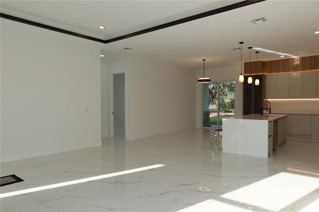 For Sale: $850,000 (5 beds, 3 baths, 2420 Square Feet)