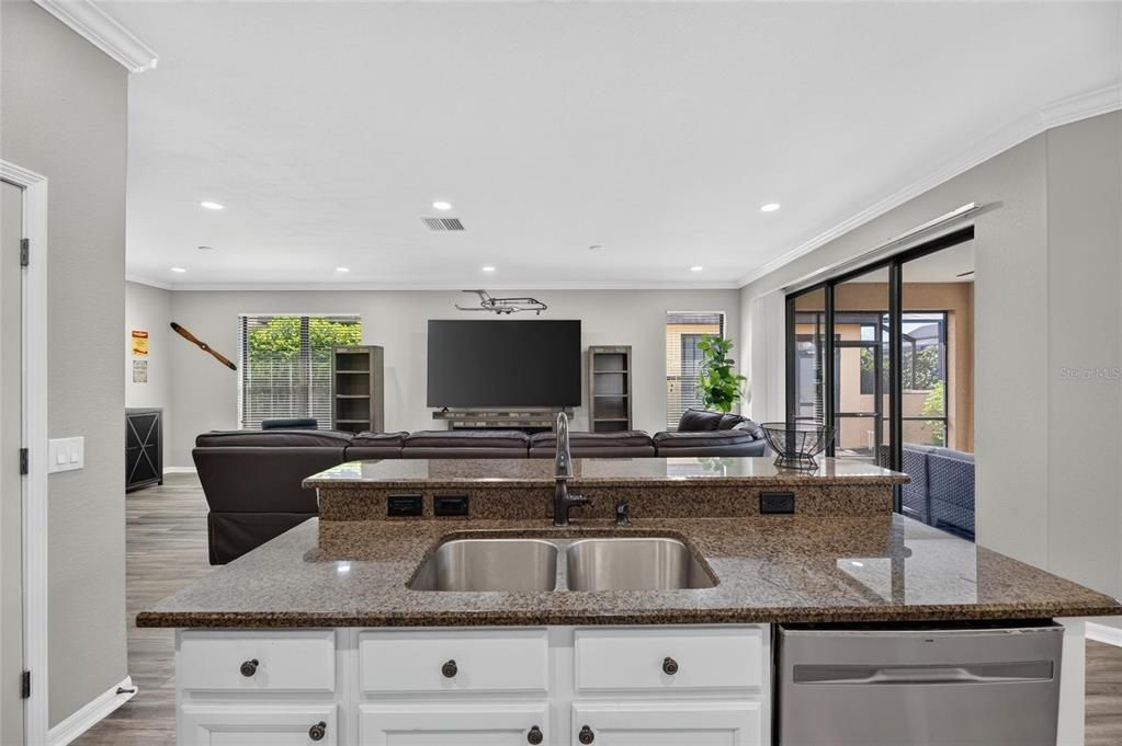 For Rent: $2,800 (3 beds, 2 baths, 2179 Square Feet)