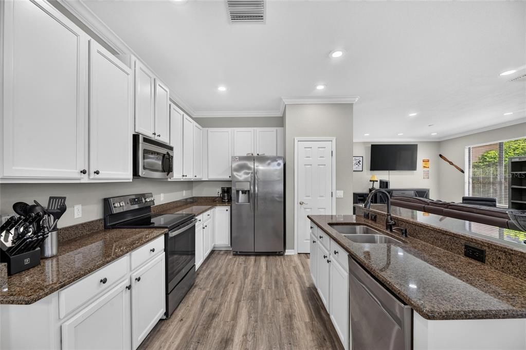 For Rent: $2,800 (3 beds, 2 baths, 2179 Square Feet)