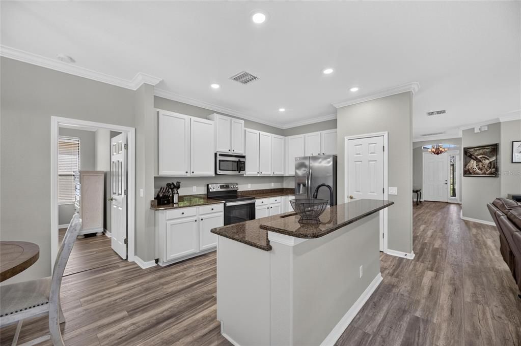 For Rent: $2,800 (3 beds, 2 baths, 2179 Square Feet)