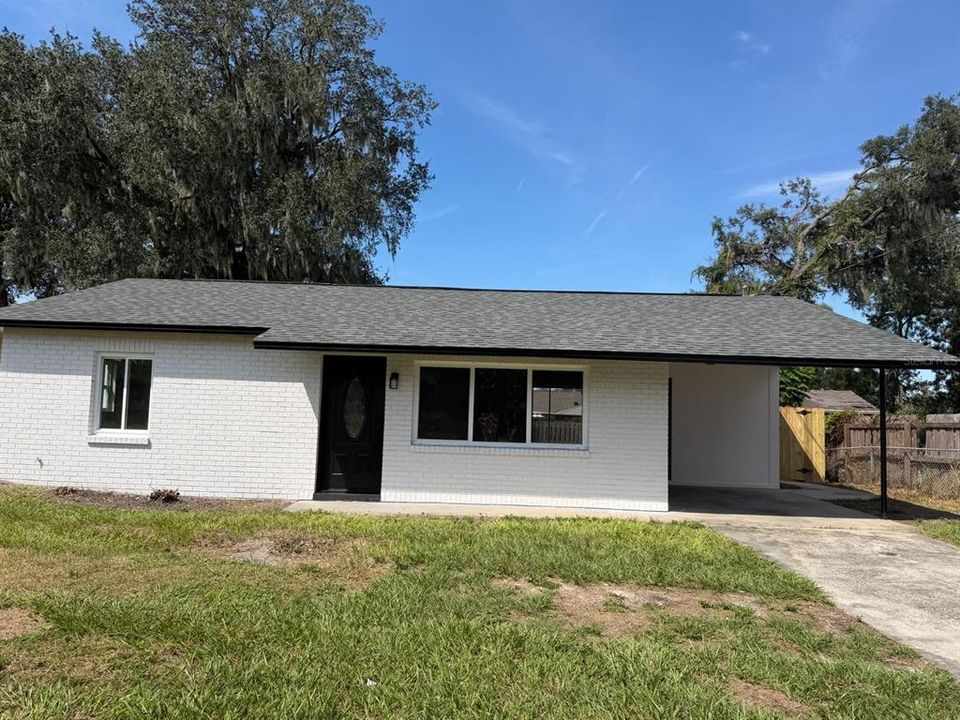 For Sale: $315,000 (2 beds, 1 baths, 825 Square Feet)