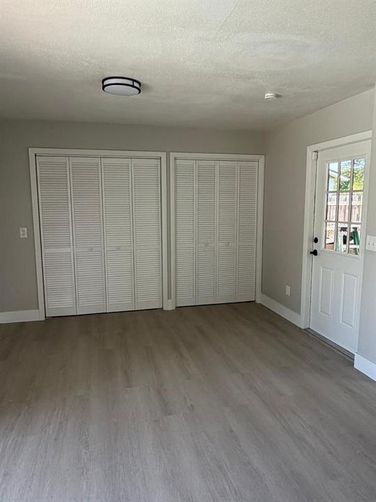 For Sale: $315,000 (2 beds, 1 baths, 825 Square Feet)