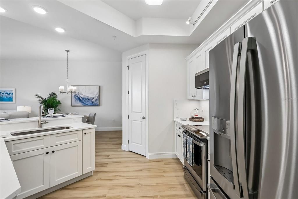 En Venta: $695,000 (2 camas, 2 baños, 1384 Pies cuadrados)