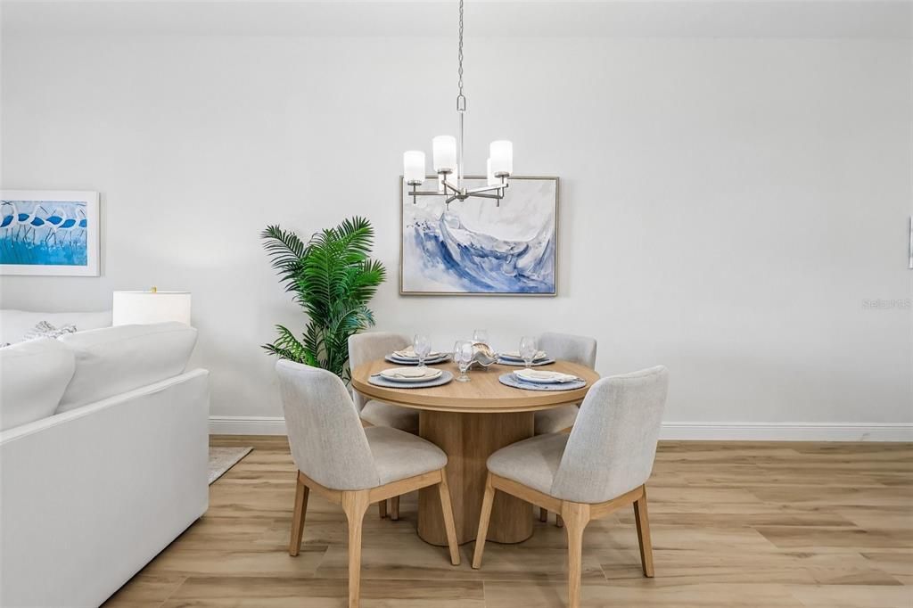 En Venta: $695,000 (2 camas, 2 baños, 1384 Pies cuadrados)