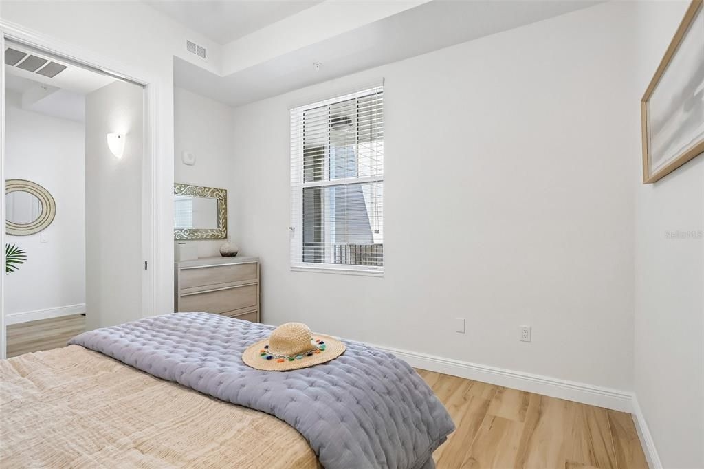 En Venta: $695,000 (2 camas, 2 baños, 1384 Pies cuadrados)