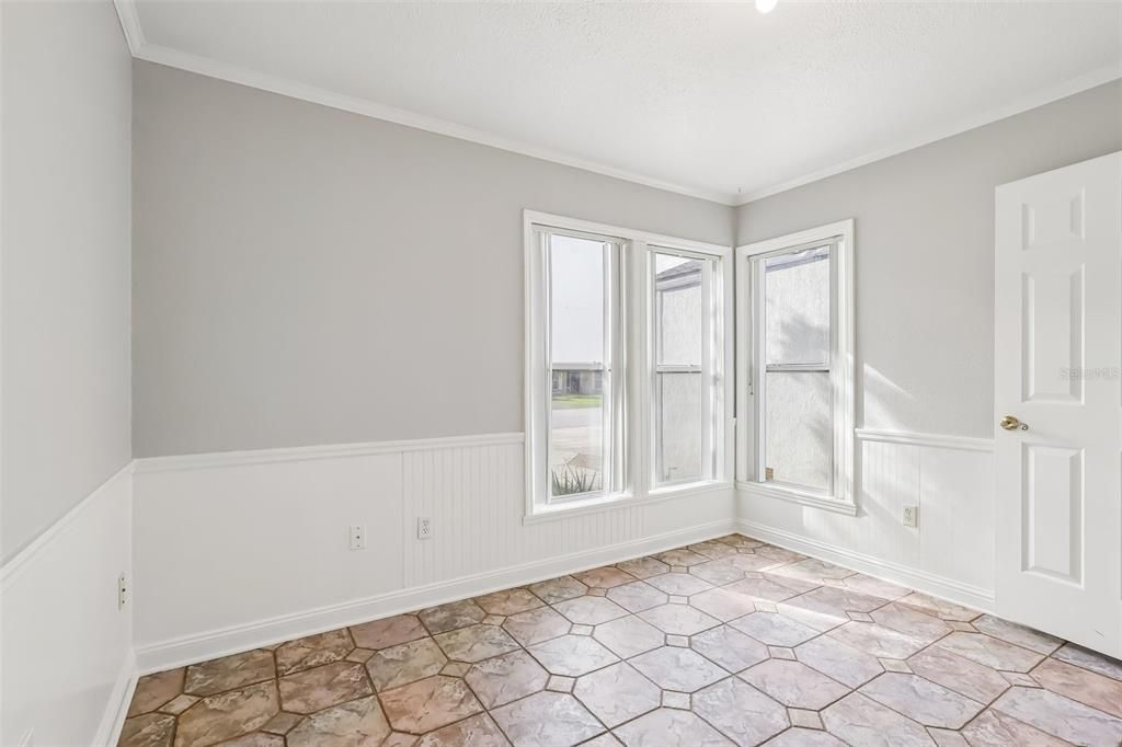 For Sale: $350,000 (3 beds, 2 baths, 1762 Square Feet)