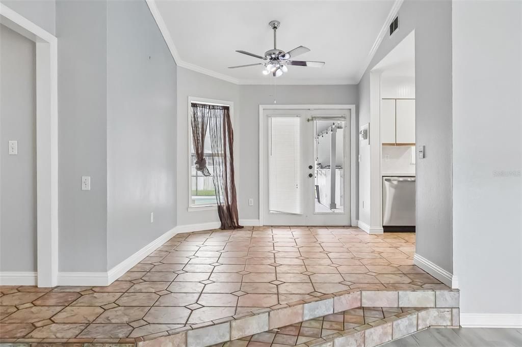 For Sale: $350,000 (3 beds, 2 baths, 1762 Square Feet)