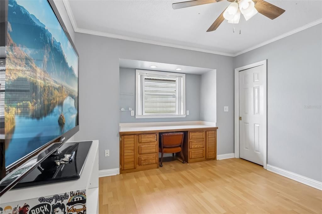 For Sale: $350,000 (3 beds, 2 baths, 1762 Square Feet)