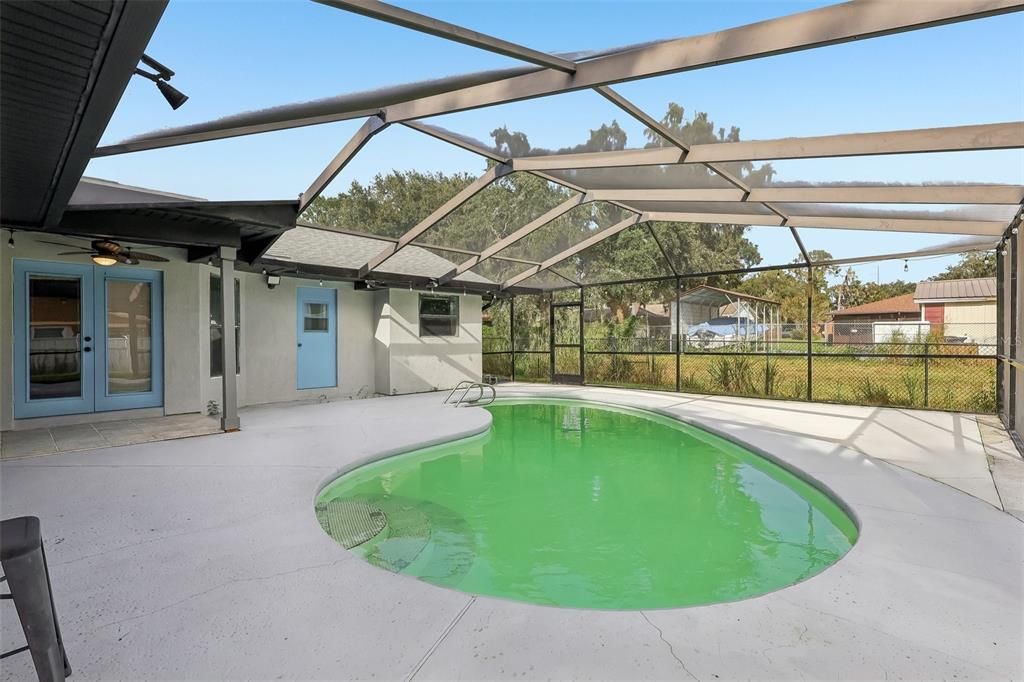 For Sale: $350,000 (3 beds, 2 baths, 1762 Square Feet)