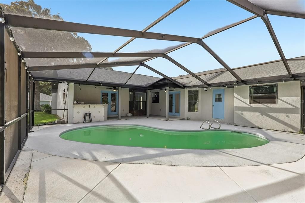 For Sale: $350,000 (3 beds, 2 baths, 1762 Square Feet)