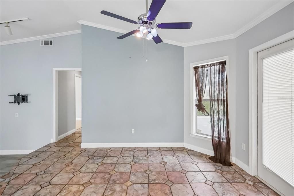 For Sale: $350,000 (3 beds, 2 baths, 1762 Square Feet)