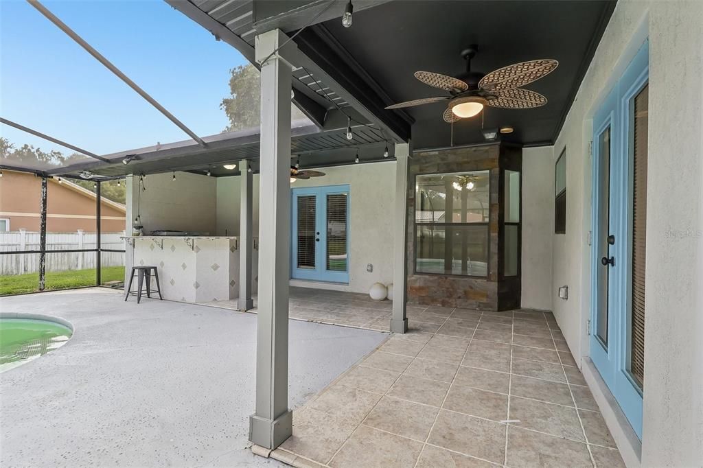 For Sale: $350,000 (3 beds, 2 baths, 1762 Square Feet)