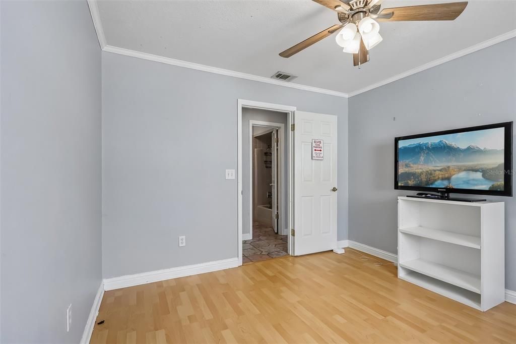 For Sale: $350,000 (3 beds, 2 baths, 1762 Square Feet)