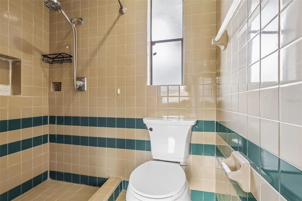 For Sale: $350,000 (3 beds, 2 baths, 1762 Square Feet)
