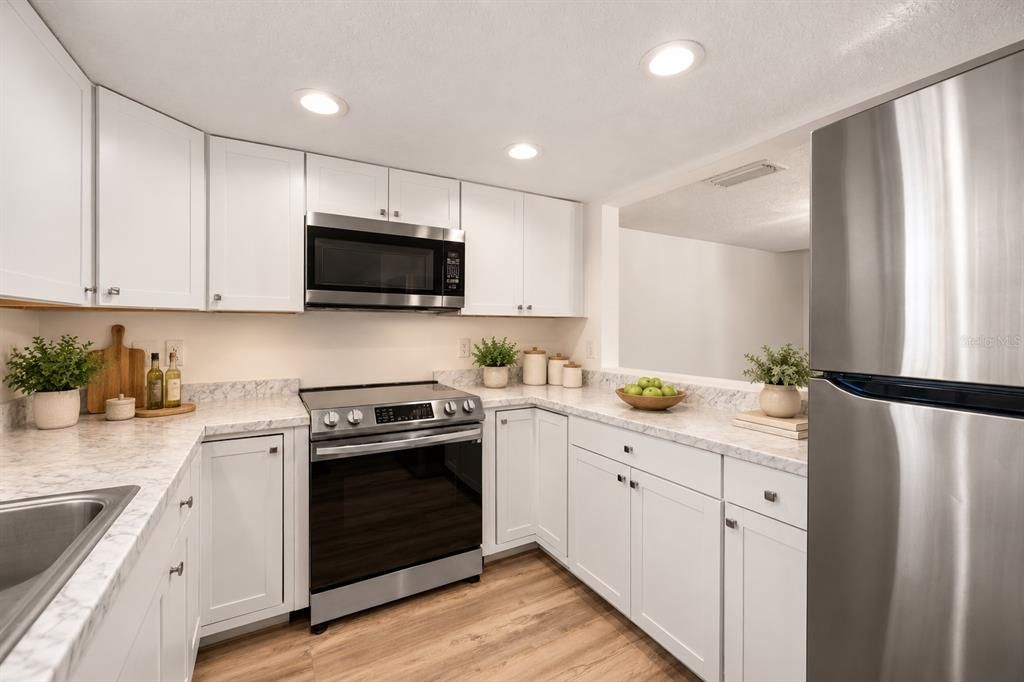 For Sale: $199,900 (2 beds, 1 baths, 1080 Square Feet)