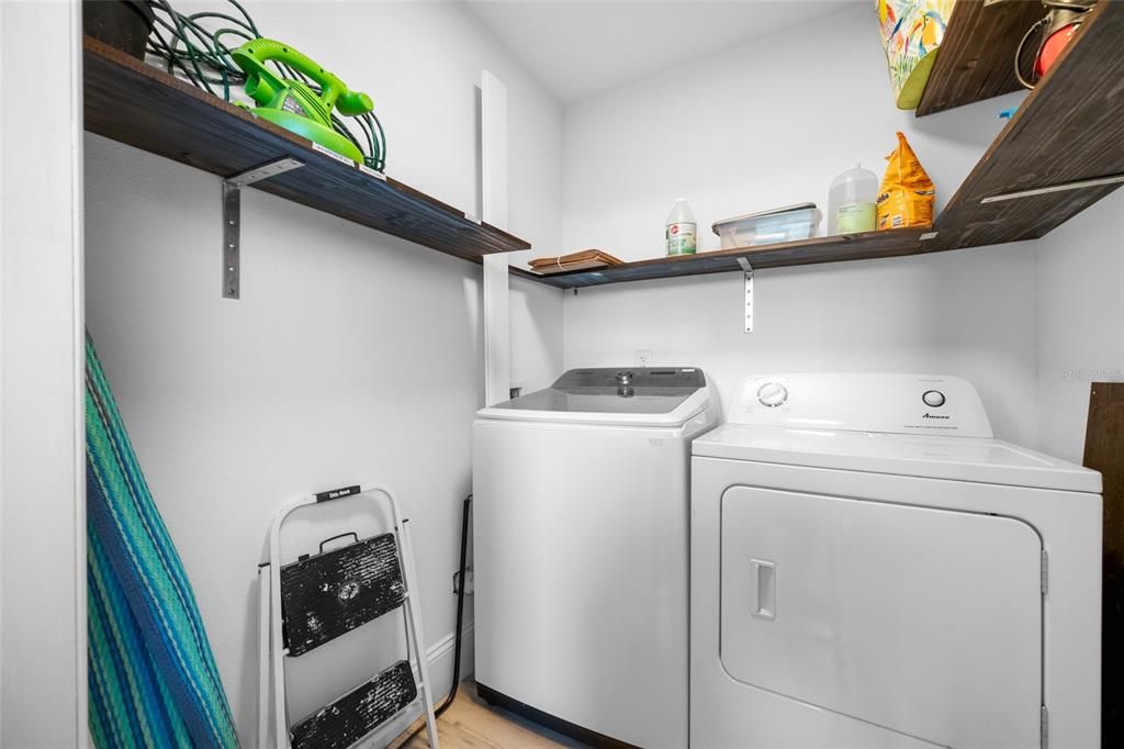 For Sale: $199,900 (2 beds, 1 baths, 1080 Square Feet)