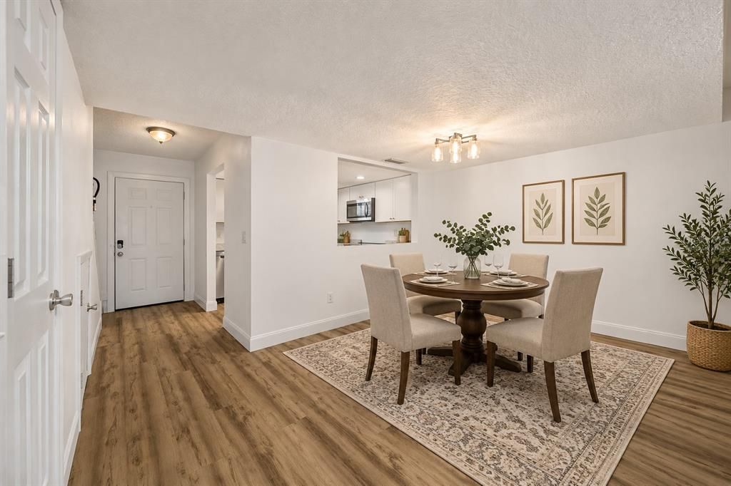 For Sale: $199,900 (2 beds, 1 baths, 1080 Square Feet)