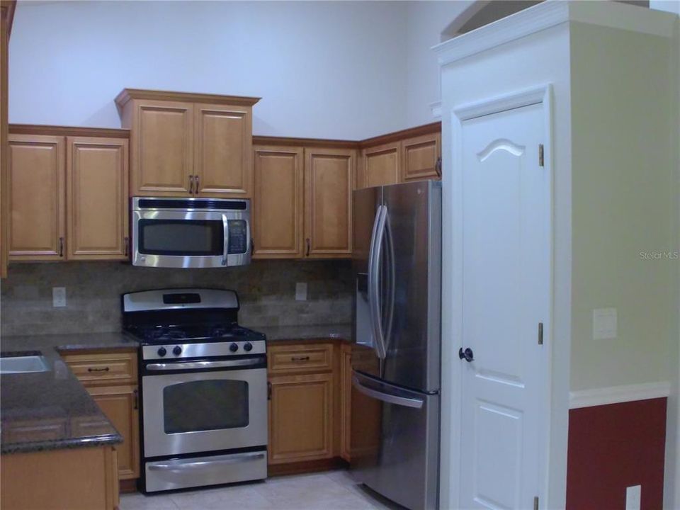 For Sale: $395,000 (3 beds, 2 baths, 1605 Square Feet)