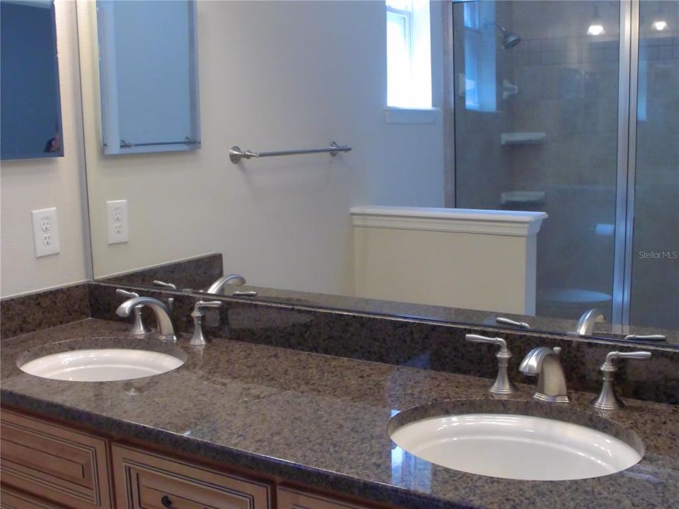 For Sale: $395,000 (3 beds, 2 baths, 1605 Square Feet)